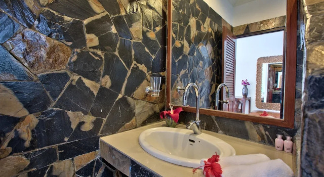 Номер Deluxe с балконом и с видом на море Crystal Bay Beach Resort