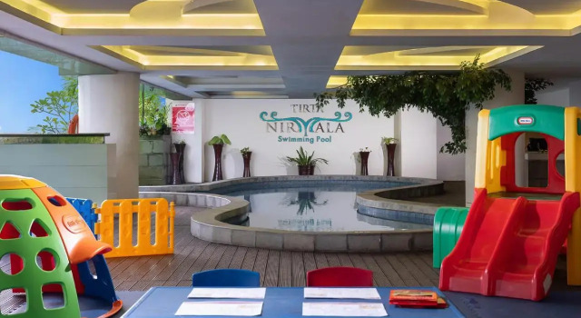 The Alana Yogyakarta Hotel & Convention Center, Rezervovat Hotel 4hvězdičkové hotely v Yogyakarta Province, 4*