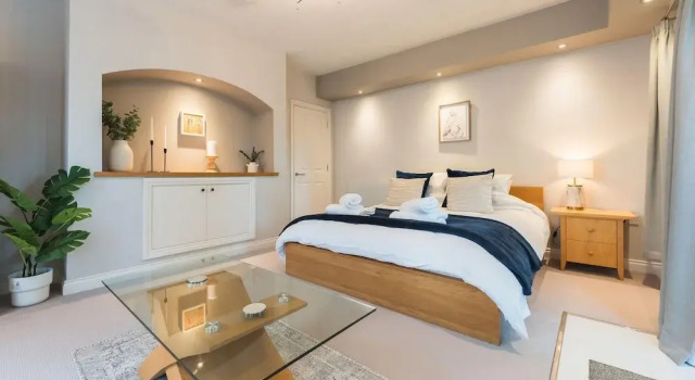 Cozy City Retreat in Bristol With Parking & Patio, Buchen Sie Ferienwohnung Bristol England
