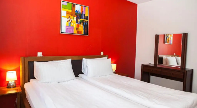 Апартаменты с балконом Hotell Sundbyberg