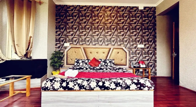 Номер Premium Rozan Jaai Orchard Hotel
