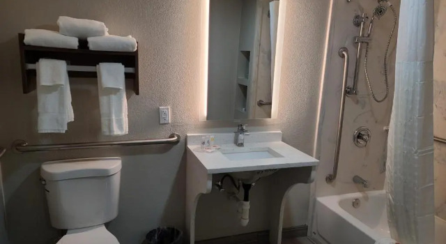Номер Standard Comfort Inn Boston Milford