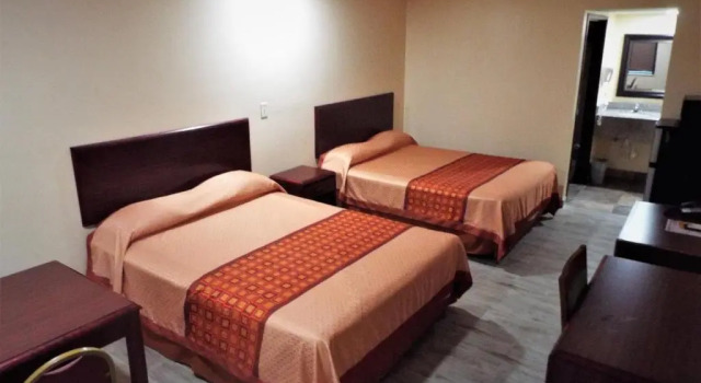 Четырёхместный номер Standard Texas Inn Harlingen
