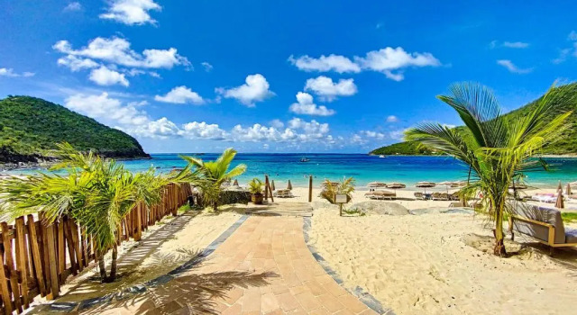 Acacia Beach 66, beautiful Dupleix 250 m from Anse Marcel Beach