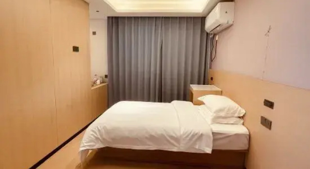 Люкс 1Jingman Hotel (Shangqiu High-Speed Railway Station Kaixuan Road Branch)