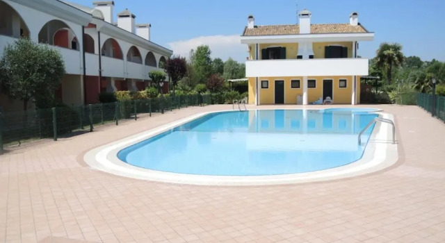 First Floor Apartment With Pool, Prenota Appartamento Hotel a Veneto con piscina, Piscina