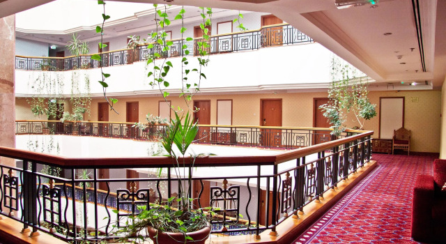 Отель Regent Palace Hotel