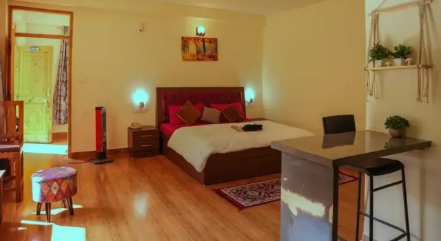Alooma Valley View Stays, Забронировать Отель Отели Манали с парковкой, Парковка