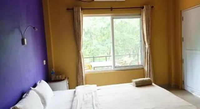 Hotel Rhinoceros-Homestay, Забронировать Отель Саураха провинция Багмати-Прадеш