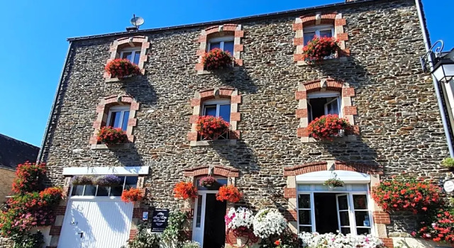 Aux Lits du Canal, Rezerwuj Bed and Breakfast  