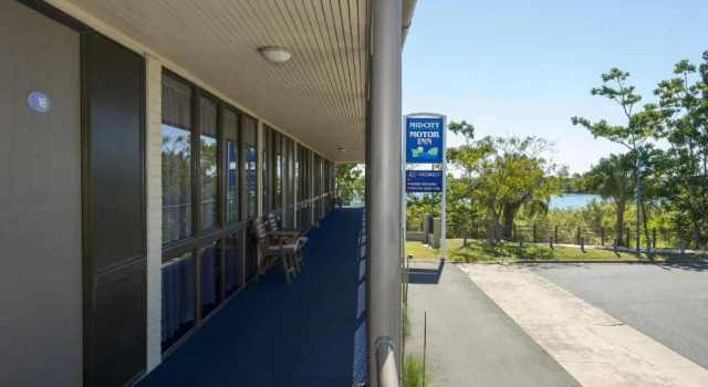 Четырёхместный номер Standard Mid City Motor Inn