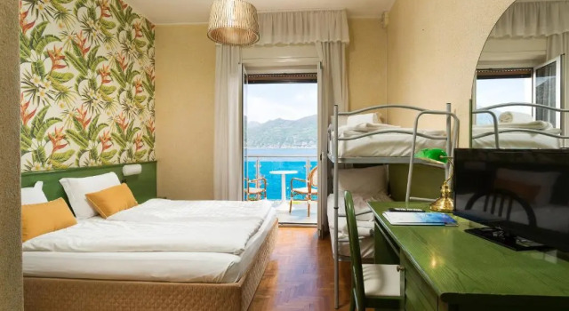 Трёхместный номер Standard с балконом и с видом на озеро Hotel Caribe by Double Hospitality