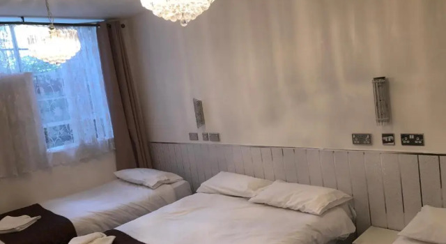 Четырёхместный номер Standard St George Hotel Great Yarmouth