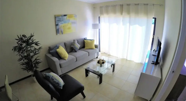 Коттедж Gold Coast - Beautiful 2 Bedroom Town House