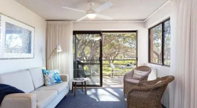 1 'Intrepid', 3 Intrepid Close - Amazing views of Shoal Bay, only 100m from the Beach