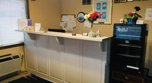 Budget Inn Caravan Motel, Prenota Motel Harrisonville Missouri