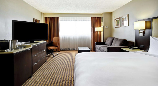 Двухместный номер Standard с видом на бассейн DoubleTree by Hilton Pleasanton at The Club