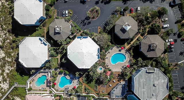 Апартаменты Seaside Haven Stylish Condo 3 Pools New Rental