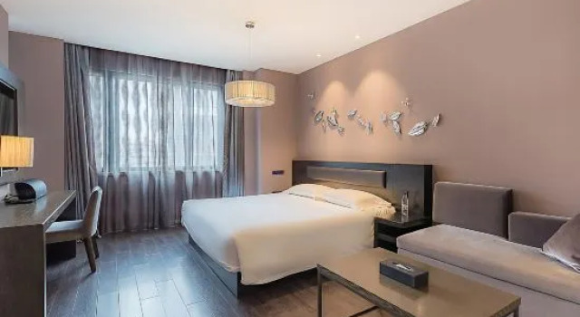 Люкс Deluxe Crystal Orange Shanghai Zhoupu Wanda Hotel(Furong Road Metro Stationg))