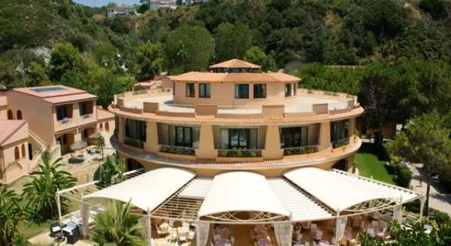 Sole Mare Hotel, Book Hotel Brivadi 