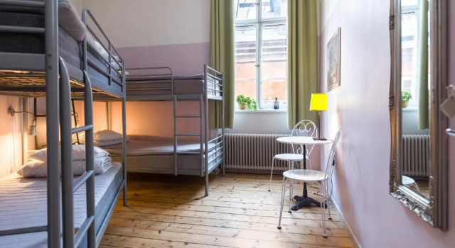 Четырёхместный номер Standard Castanea Old Town Hostel