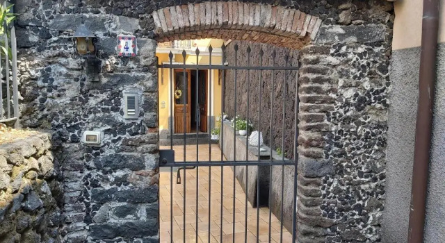 Furaha Villa Etna Trecastagni, Book Villa Hotels in Sicily with Parking, Parking