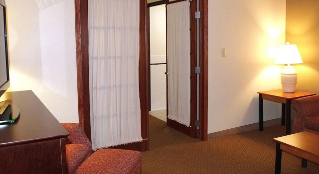 Двухместный люкс Superior Red Lion Inn & Suites Grimes