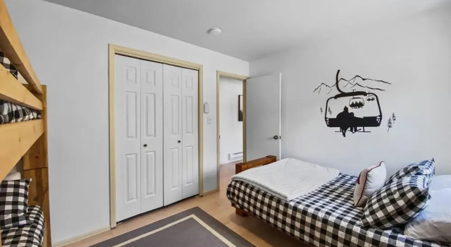 Ski Hill 40 2 Bedroom Condo by RedAwning, Rezerwuj Apartament Hotele w Vail Ski z parkingiem, Parking