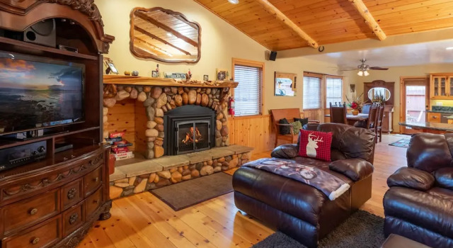 Chateau Shay-1809 by Big Bear Vacations, Rezerwuj Dom wakacyjny Big Bear Lake Stany Zjednoczone