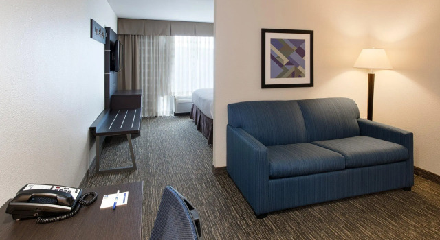 Двухместный люкс Holiday Inn Express & Suites East Wichita I-35 Andover by IHG