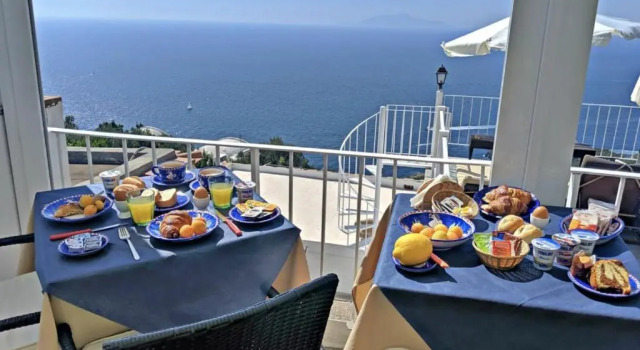 Vista Mare BB, Book Hotel Hotels in Anacapri with Parking, Parking