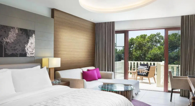 Люкс с балконом Le Méridien Mahabaleshwar Resort & Spa