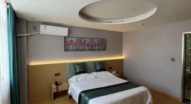 Люкс Deluxe Zhongtian City Hotel (Yucheng Mulan Avenue)