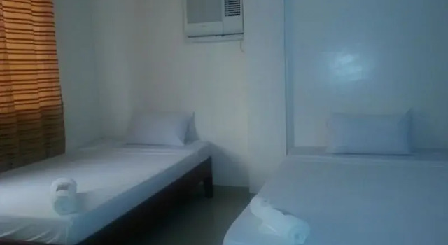 Adventurers Place, Prenota Hotel Roxas 