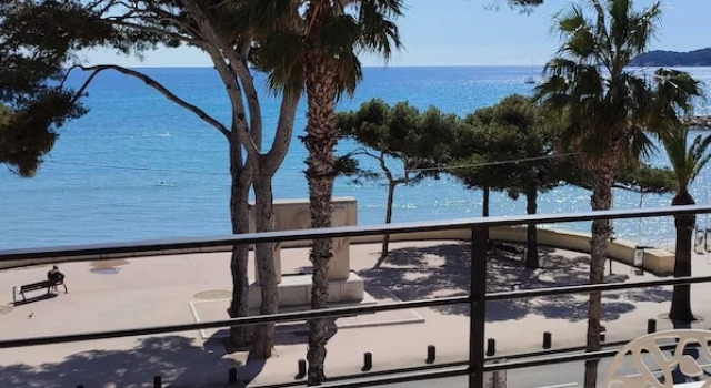 Номер Comfort Hôtel Miramar