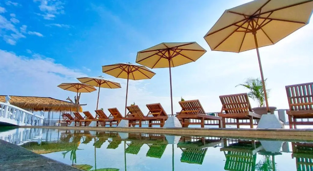 Двухместный номер Superior Gili Beachfront Suites