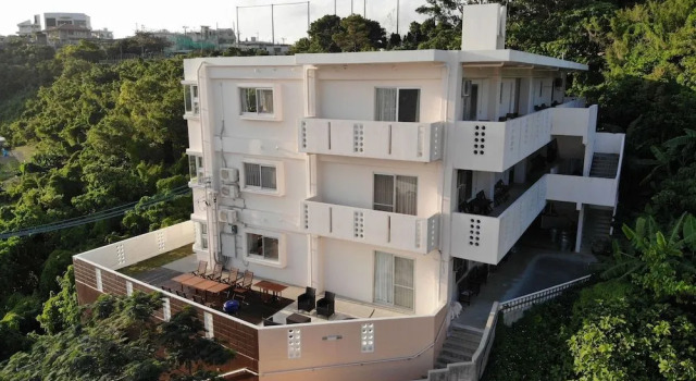 Dot Hotel Okinawa -旧Green Garden Hills, Prenota Hotel Hotel a Okinawa con parcheggio, Parcheggio