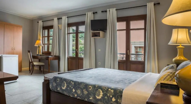 Полулюкс с частичным видом Balhambra Suites