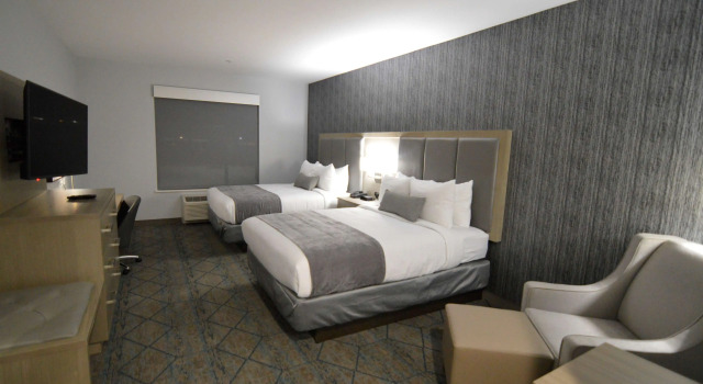 Четырёхместный номер Standard Best Western Plus Executive Residency Oklahoma City I-35