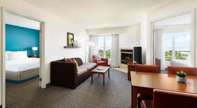 Двухместный люкс с 2 комнатами Residence Inn by Marriott Des Moines West at Jordan Creek Town Center