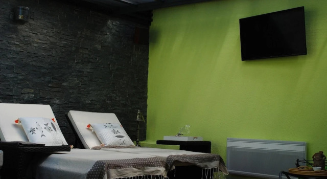 Studio in Roquefort-la-bédoule, With Pool Access, Enclosed Garden and