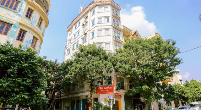 OYO 575 Van Xuan Hotel