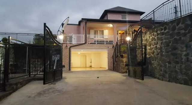 Villa With 4 Bedrooms in Saint-benoît, With Wonderful sea View, Privat, Book Villa Hoteller i Saint-Benoit med pool, Swimmingpool