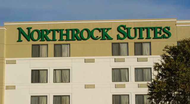 Northrock Suites, Забронировать Отель Уичито Канзас, рядом с KU Wichita Center For Healthcare