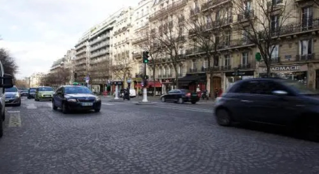 Private Apartments - Champs-Elysées, Забронировать Апартаменты/квартира Париж Иль-де-Франс, рядом с Альма – Марсо