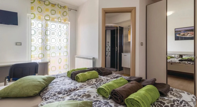 Beautiful Home in Pula With Sauna, Wifi and 5 Bedrooms
