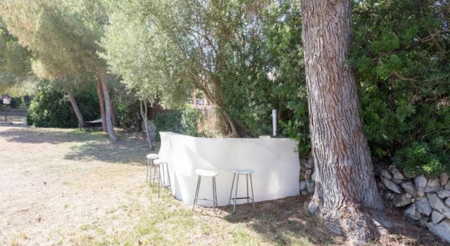 Вилла AGUAIT - Villa approximately aprox 4O OOO meters PLUS PRIVATE mountain approx 3 minutes walking from the beach Ideal for relaxation sport