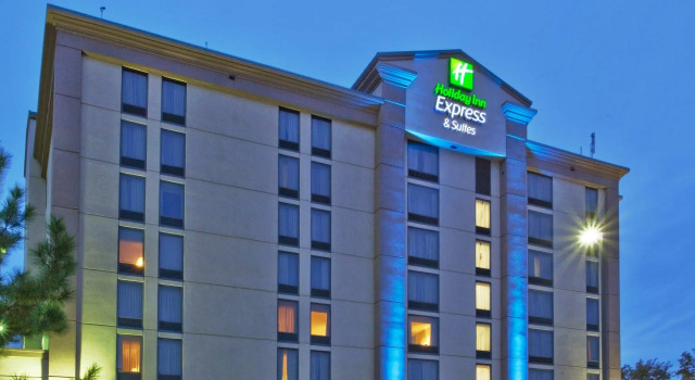 Люкс с 2 комнатами Holiday Inn Express & Suites Atlanta Perimeter Mall Hotel by IHG