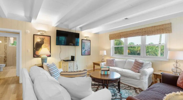 612 E Ashley - Shore Beats Work - 4 Bedrooms