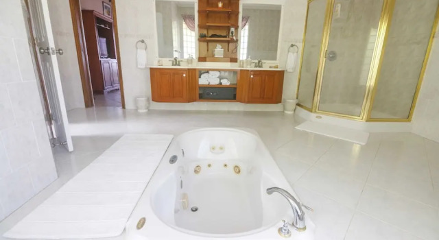 Семейная вилла с видом на океан Forst Villa